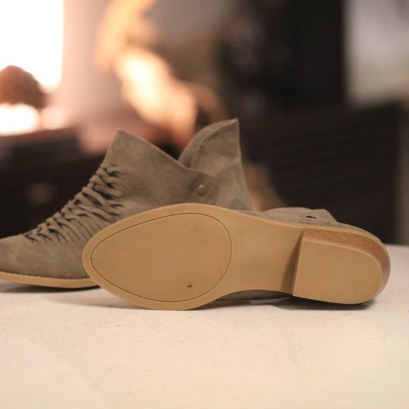 NWOT Justfab Ankle Bootie - Picture 3 of 6